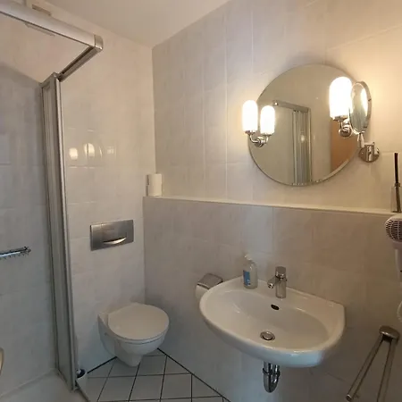 אורחן Gaestehaus St Markus *